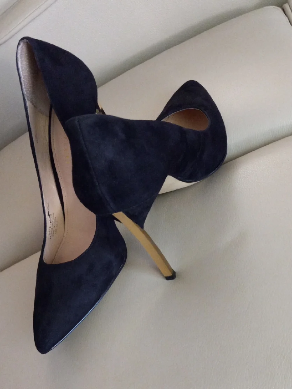 Enzo Angiolini Black Suede Pointed Toe Pumps with Gold Stiletto Heel Size 10M